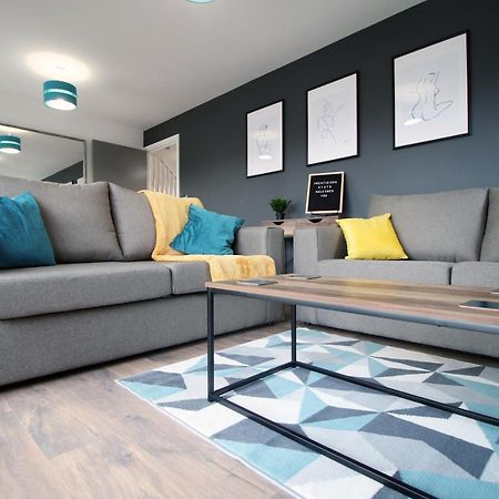 Delft - Spacious Home, High Speed Wi-Fi, Free Parking, Terrace Swindon Exterior photo