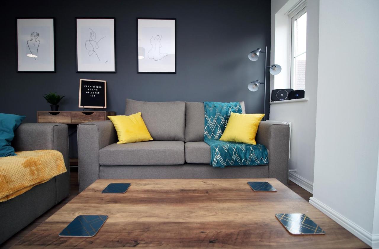 Delft - Spacious Home, High Speed Wi-Fi, Free Parking, Terrace Swindon Exterior photo