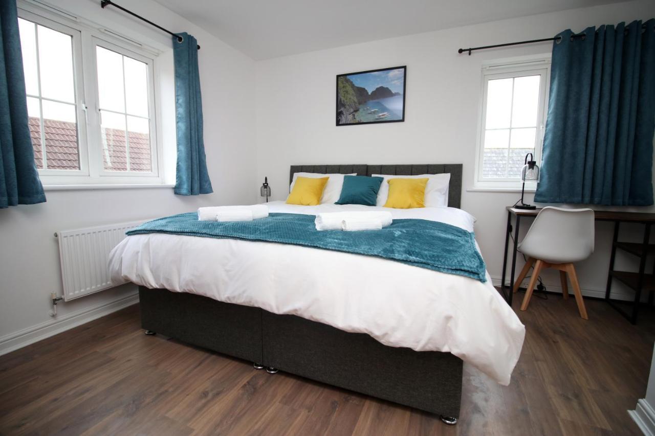 Delft - Spacious Home, High Speed Wi-Fi, Free Parking, Terrace Swindon Exterior photo