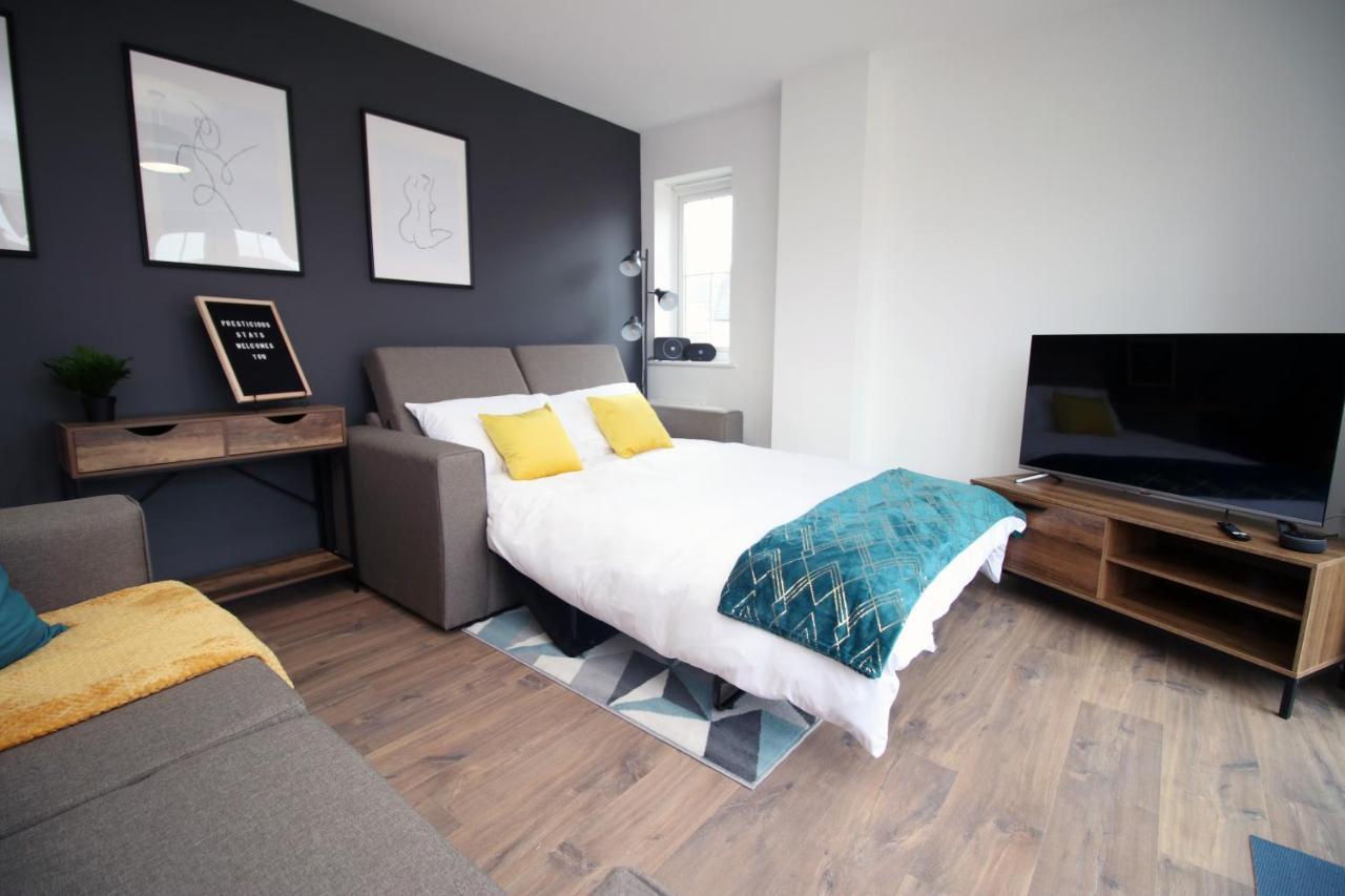 Delft - Spacious Home, High Speed Wi-Fi, Free Parking, Terrace Swindon Exterior photo